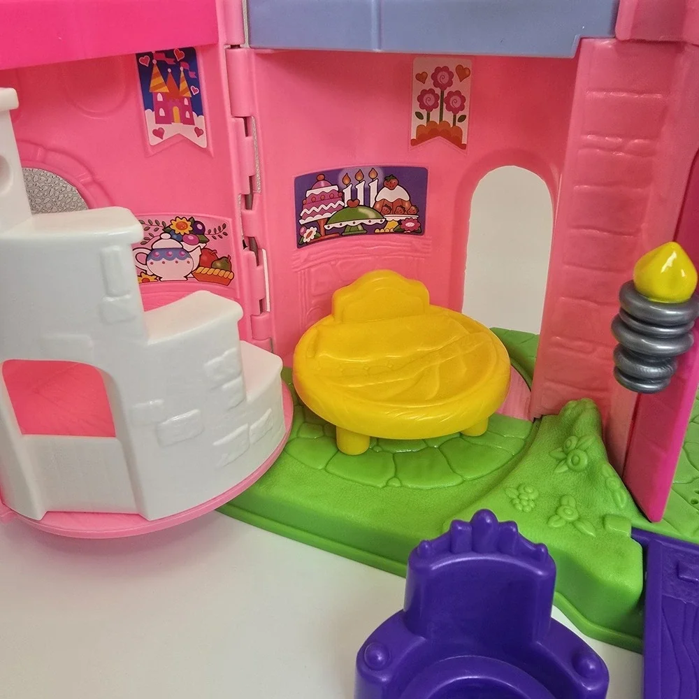 Fisher-Price Little People Lil' Kingdom Palace Castle Playset Princess Fold-up